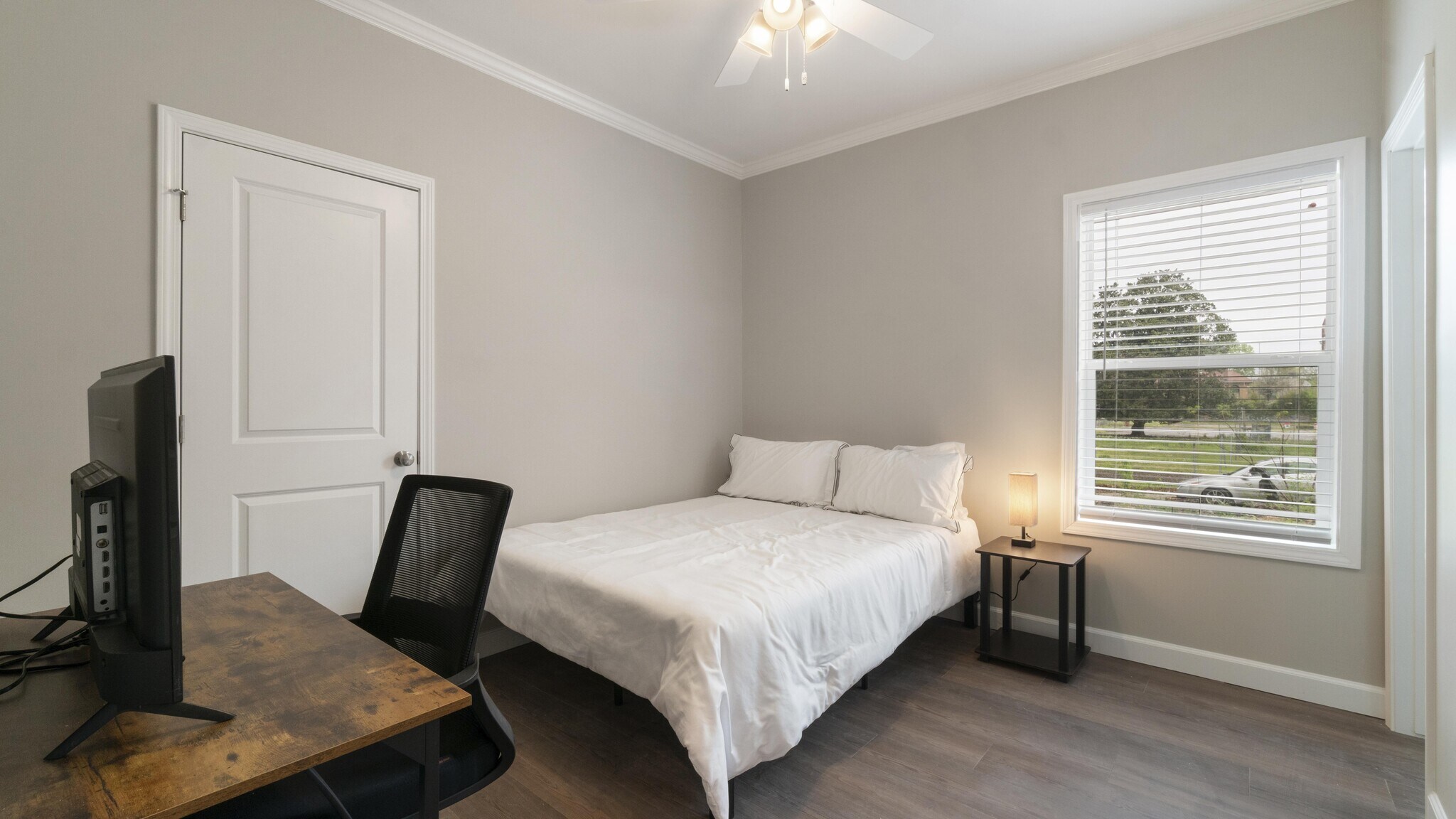 Building Photo - 601 English Ave NW