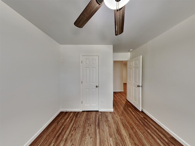 Building Photo - 16778 Fallen Timbers Dr