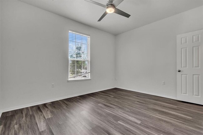Building Photo - 9300 China Rose Dr