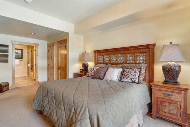 Building Photo - 2900 Blackhawk Ct