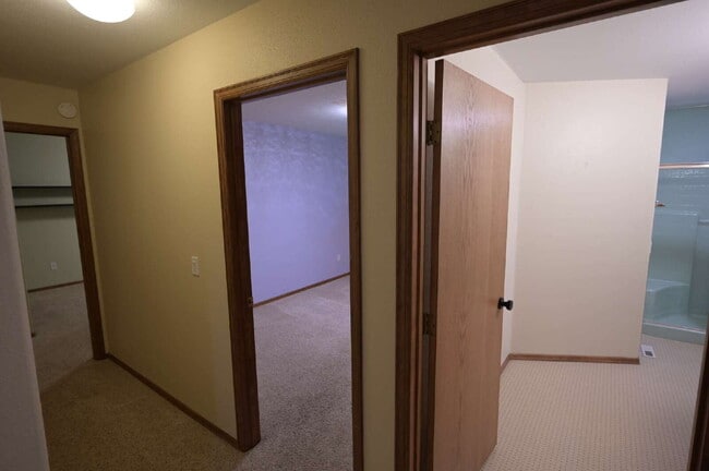 Building Photo - Single level, 3+ bed 3 bath, 2,932 sf home on 1.23 acres in Sequim