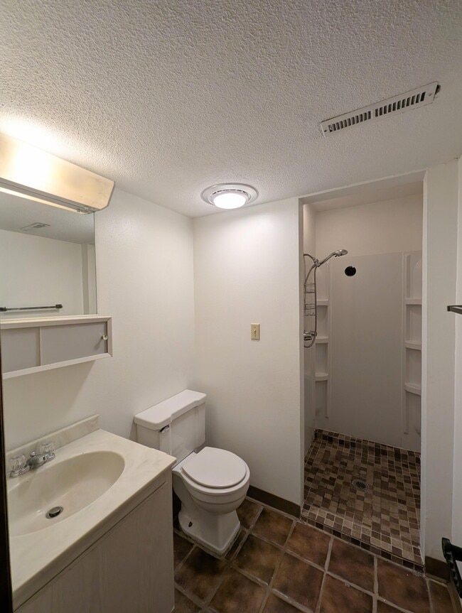 Building Photo - 2722 Park Ave