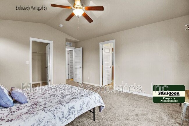 Building Photo - 1330 Antrim Loop