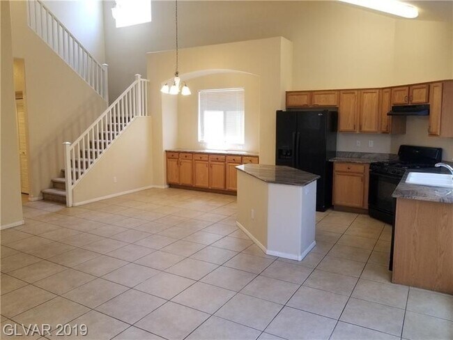 Building Photo - **$350 OFF 1ST MONTH RENT** Centennial Hil...