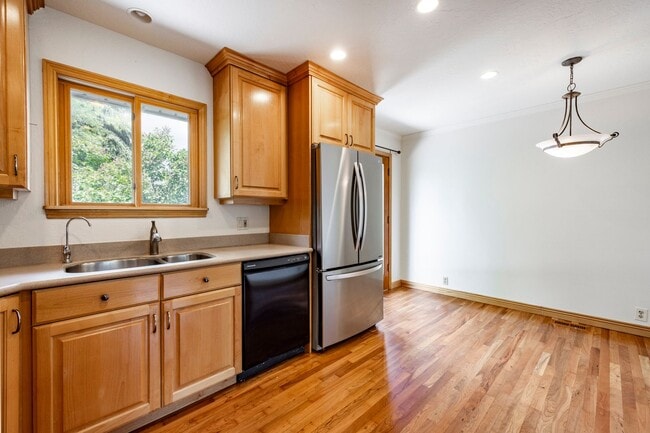 Building Photo - Tranquil Park Meadows Escape with Large Pr...