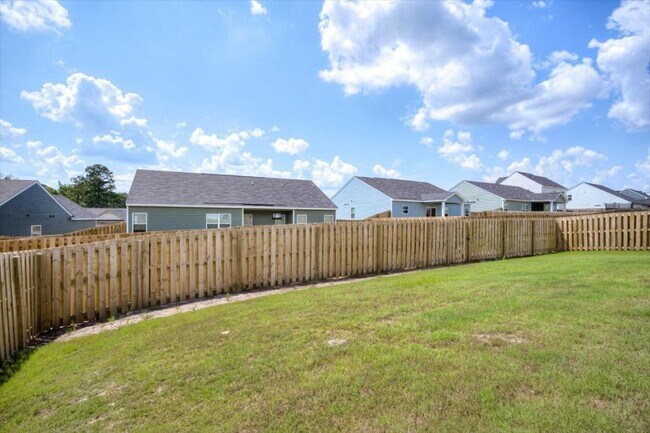 Building Photo - 814 Sweet Grass Cir