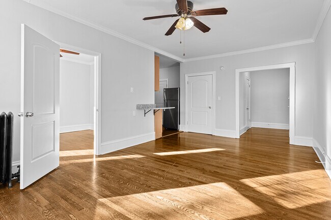 Building Photo - 6110 N Winthrop Ave