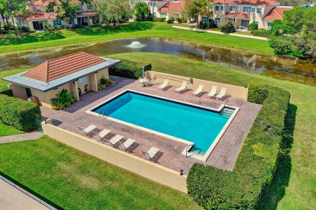 Building Photo - 5390 Woodland Lakes Dr