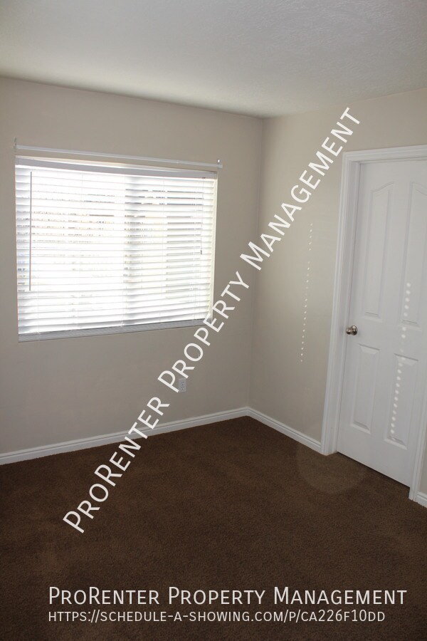 Building Photo - 1412 E 6125 S