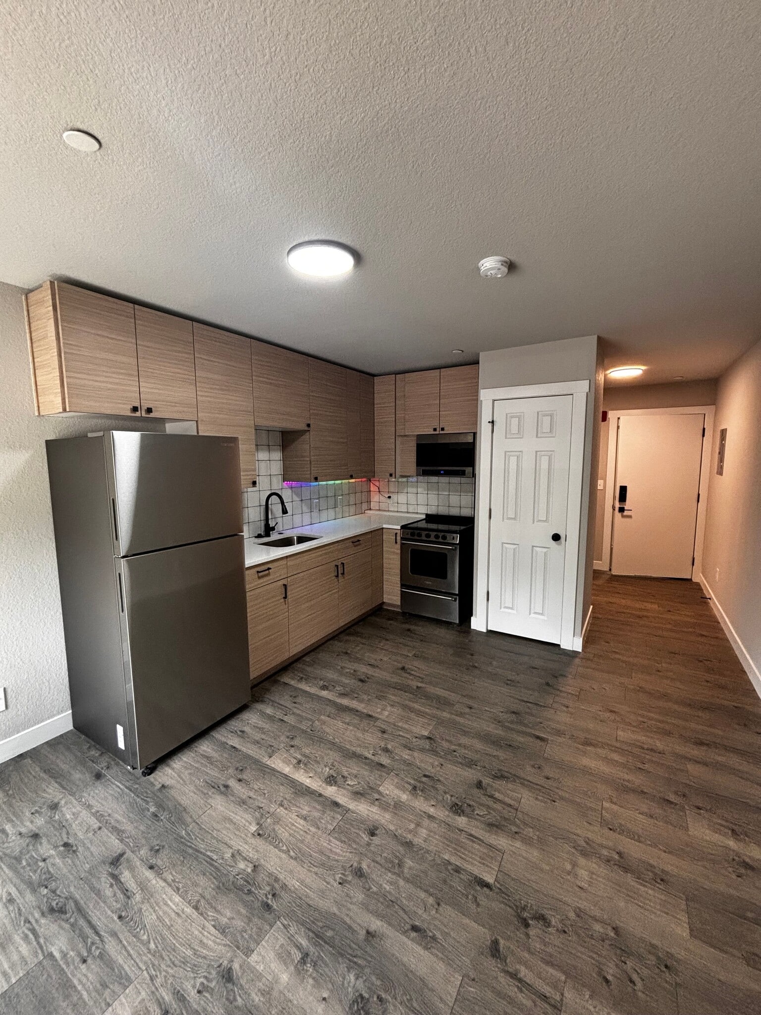 Building Photo - 27902 Meadow Dr