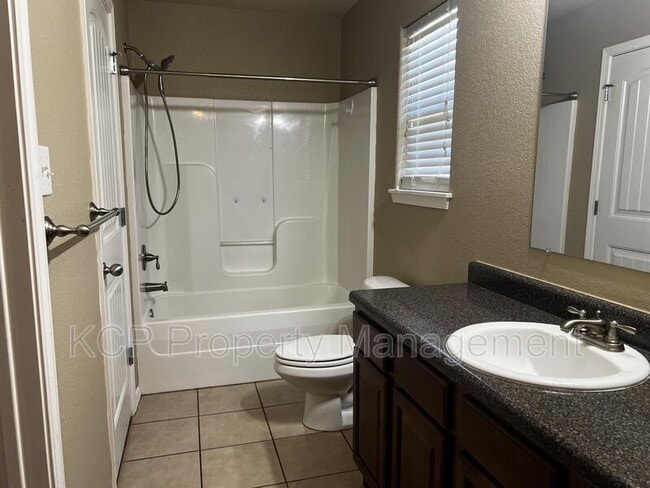 Building Photo - 210 Regency Dr