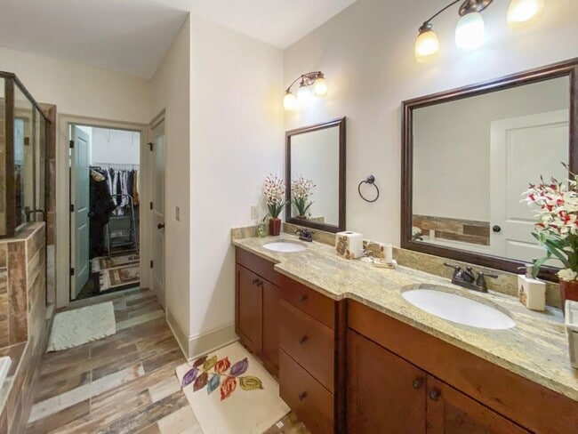 Building Photo - 598 Ansley Cir NE