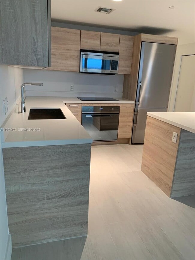 Building Photo - 16385 Biscayne Blvd