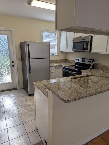 Building Photo - 11313 Stratton Park Dr