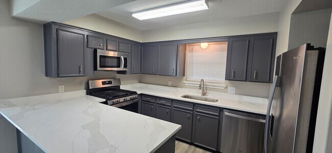 Building Photo - 4315 Navajo St