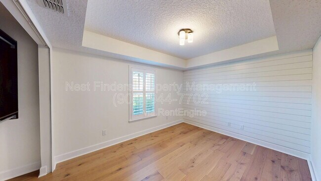 Building Photo - 283 Holland Dr