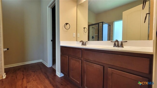 Building Photo - 268 Oak Creek Way