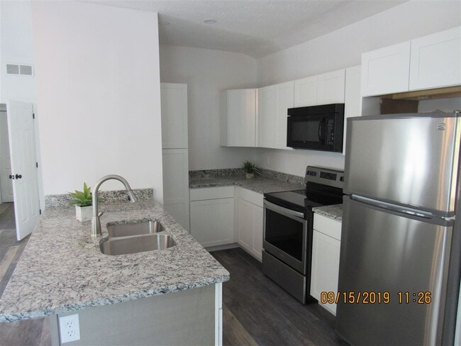 Building Photo - 56 McIntosh Ln