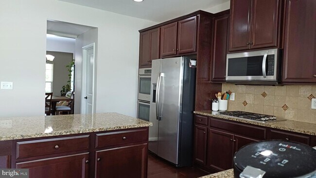 Building Photo - 25501 Emerson Oaks Dr