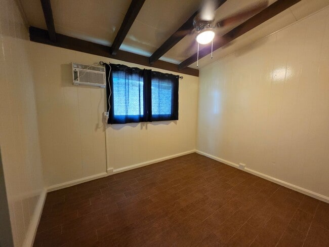 Building Photo - AVAILABLE NOW! 3 bed, 1.5 bath with 2 parking in Kailua.