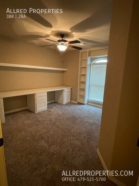 Building Photo - 3556 Country Meadow