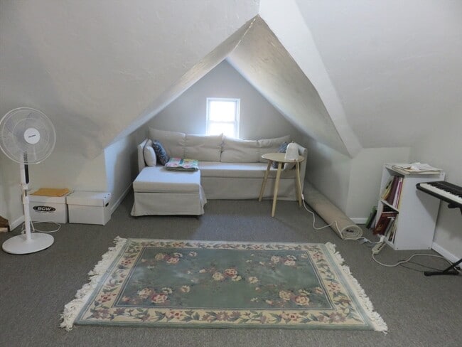 Building Photo - 105 Plympton St