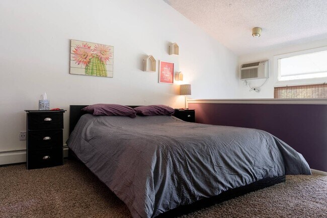 Building Photo - Cozy 1B/1B Condo off Canyon in Downtown Boulder - Available May 8!