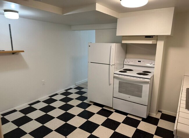 Building Photo - 1143 NW 31st St