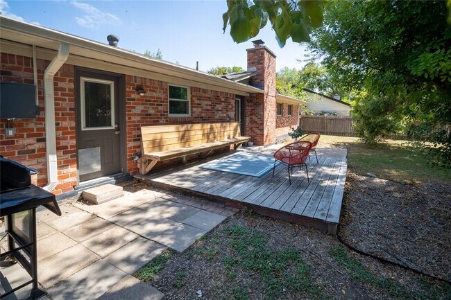 Building Photo - 7402 Bucknell Dr