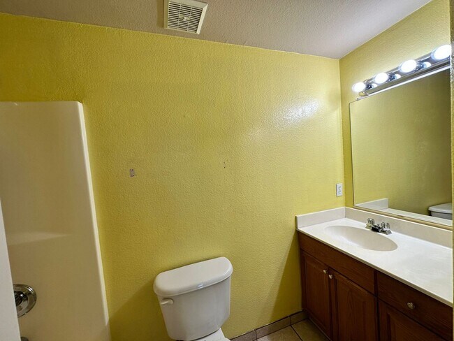 Building Photo - Gated Hayward Townhome with 2-Car Garage & Private Patio