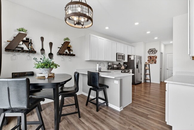 Building Photo - 15012 W Cyrus Dr