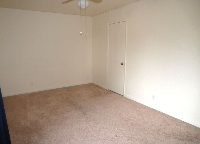 Building Photo - 8272 Center Pkwy