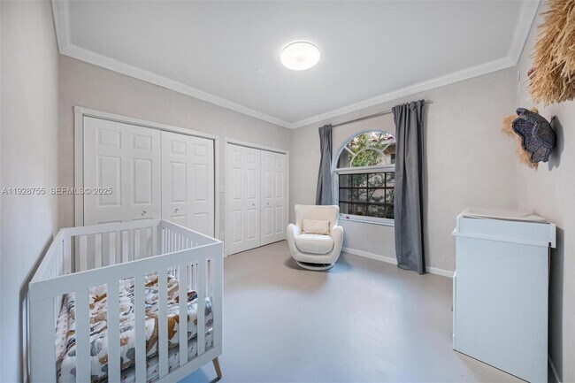 Building Photo - 1033 Almeria Ave