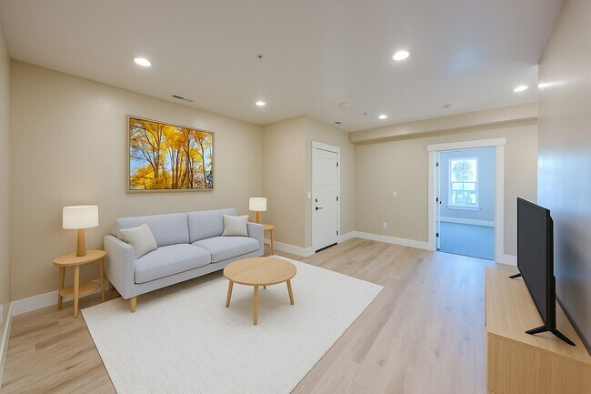 Building Photo - 67 S Main St