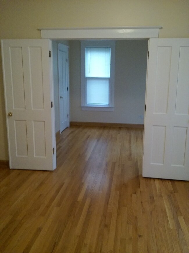 Building Photo - 407 S Hough St