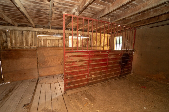 Building Photo - 4510 E 30th Ave