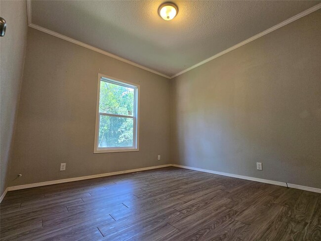 Building Photo - 1555 US-90