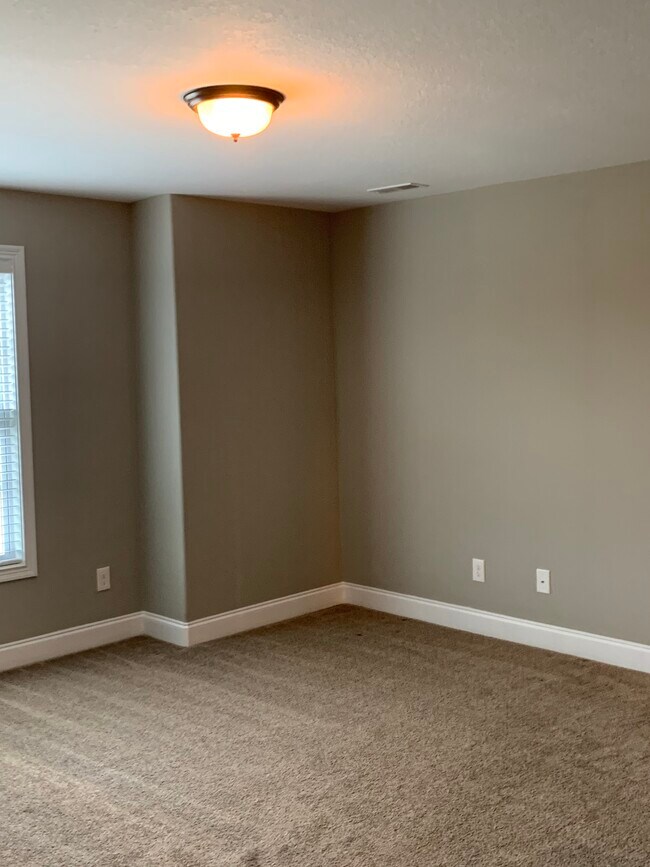 Building Photo - 3414 Pond Run Way
