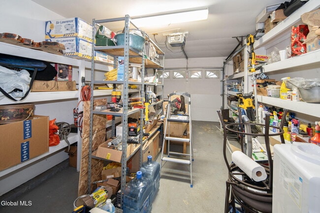 Building Photo - 4 Sugarbush Rd