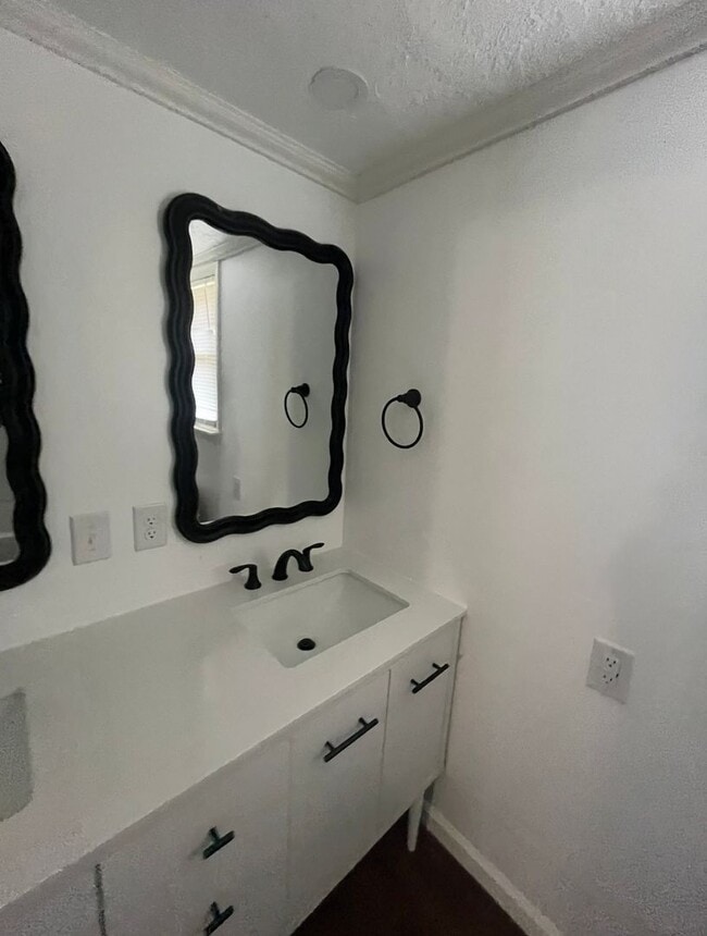 Building Photo - 2 bd 2 ba home in glencoe