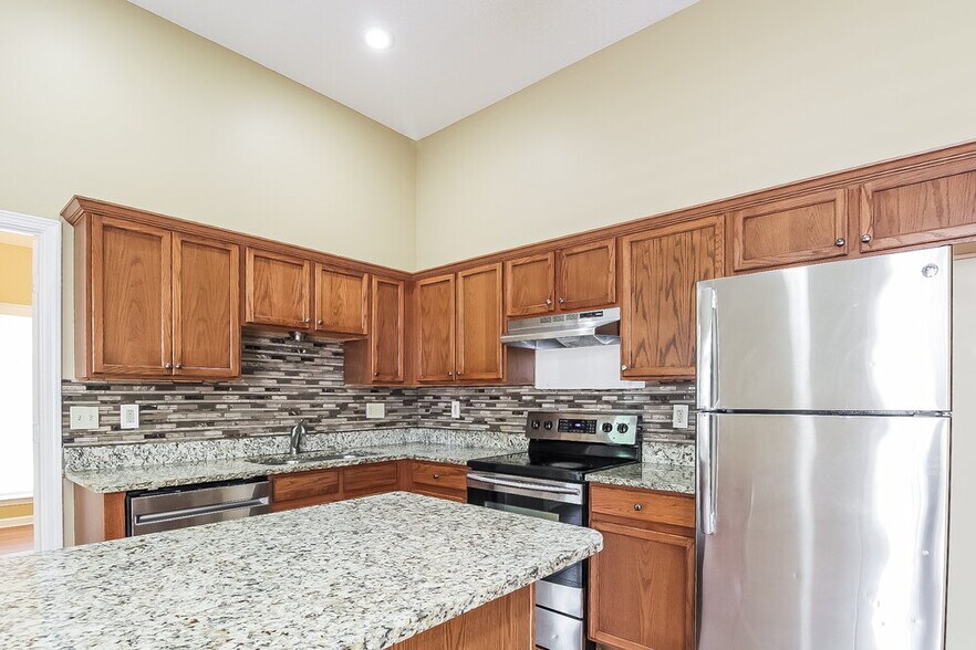 Building Photo - 10156 Lynham Dr