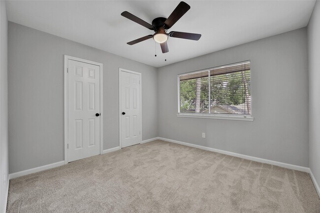 Building Photo - 35 Cornerbrook Pl
