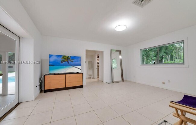 Building Photo - 6875 SW 96th St