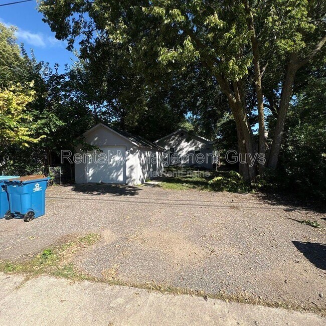 Building Photo - 3825 Noble Ave N