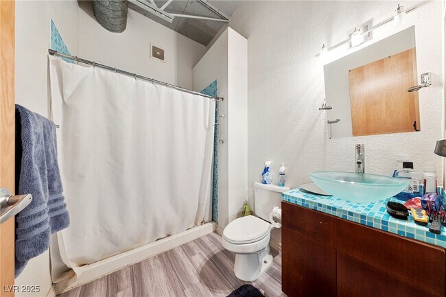 Building Photo - 5691 Deer Creek Falls Ct