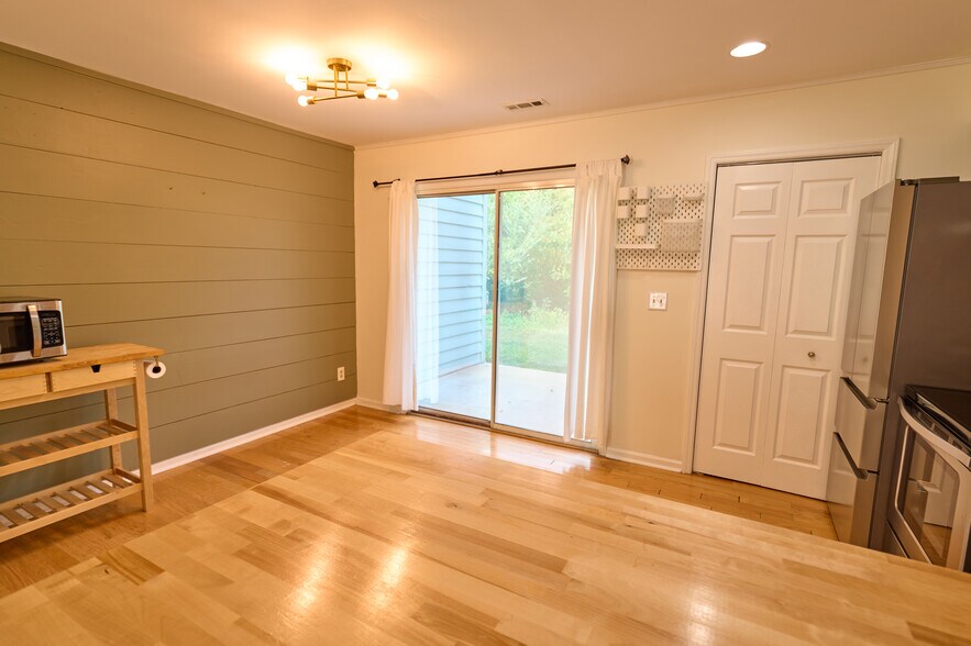 Building Photo - 113 Coleridge Ct