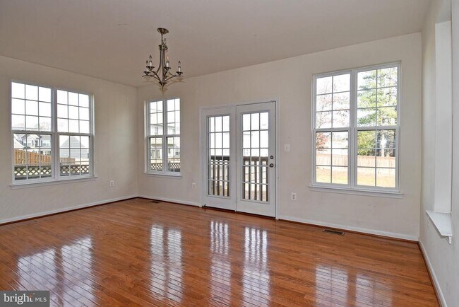 Building Photo - 3082 American Eagle Blvd