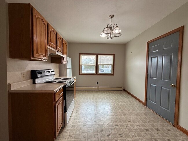 Building Photo - 132 Coburn Ave