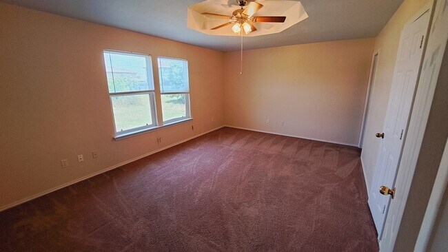 Building Photo - 804 Moon Glow Dr