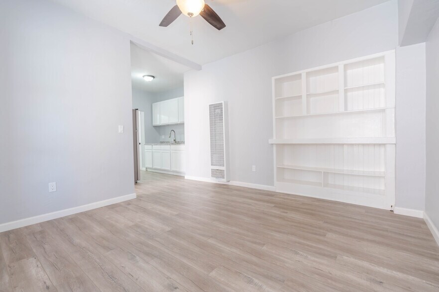 Building Photo - 2718 Pomeroy Ave